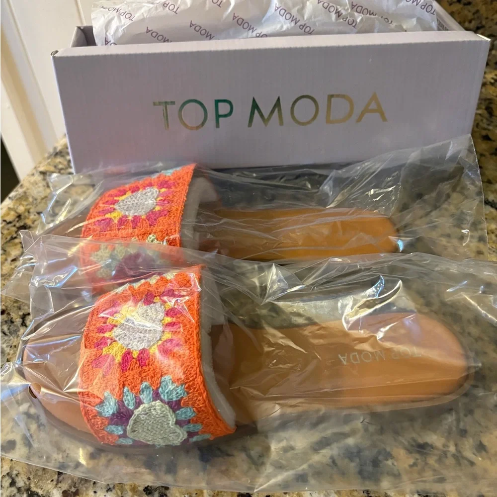 TOP Moda Orange Crochet Slide Sandals with Multicolor Heart Embroidery - Picture 3 of 6